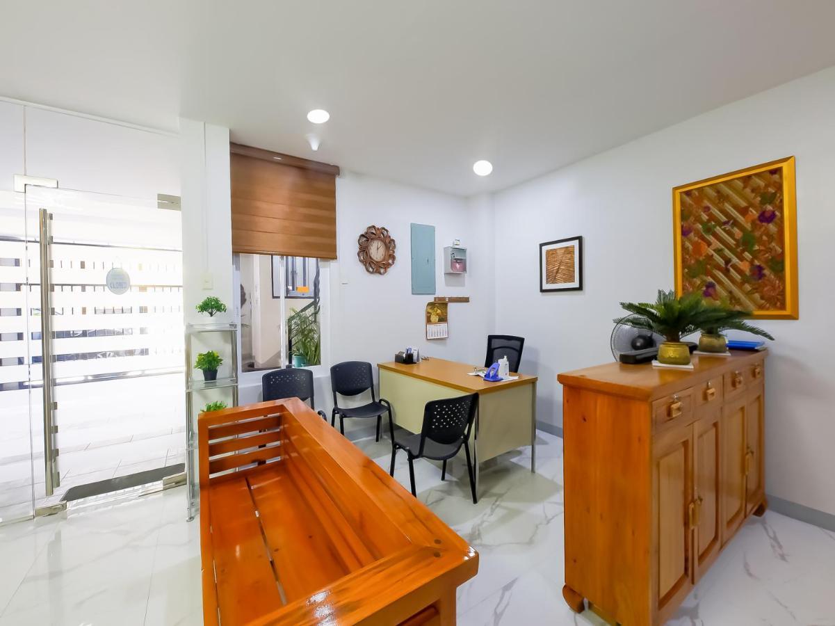 Oyo 848 Dona Aurora Condotel Quezon City Zewnętrze zdjęcie