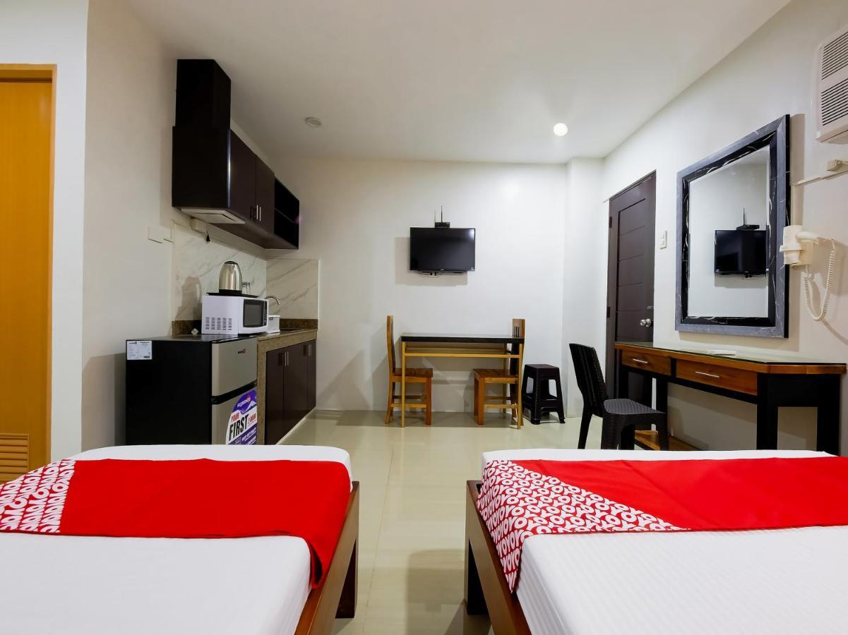 Oyo 848 Dona Aurora Condotel Quezon City Zewnętrze zdjęcie