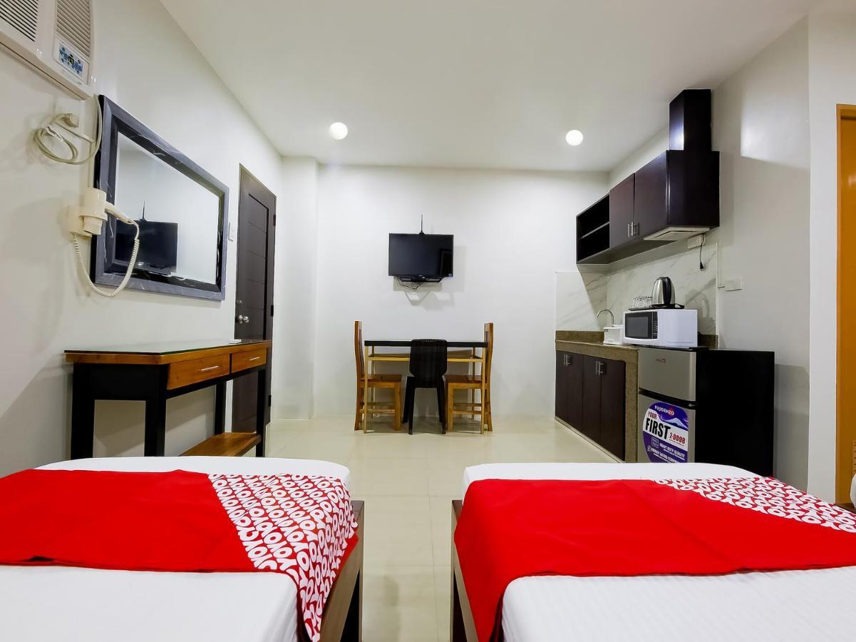 Oyo 848 Dona Aurora Condotel Quezon City Zewnętrze zdjęcie