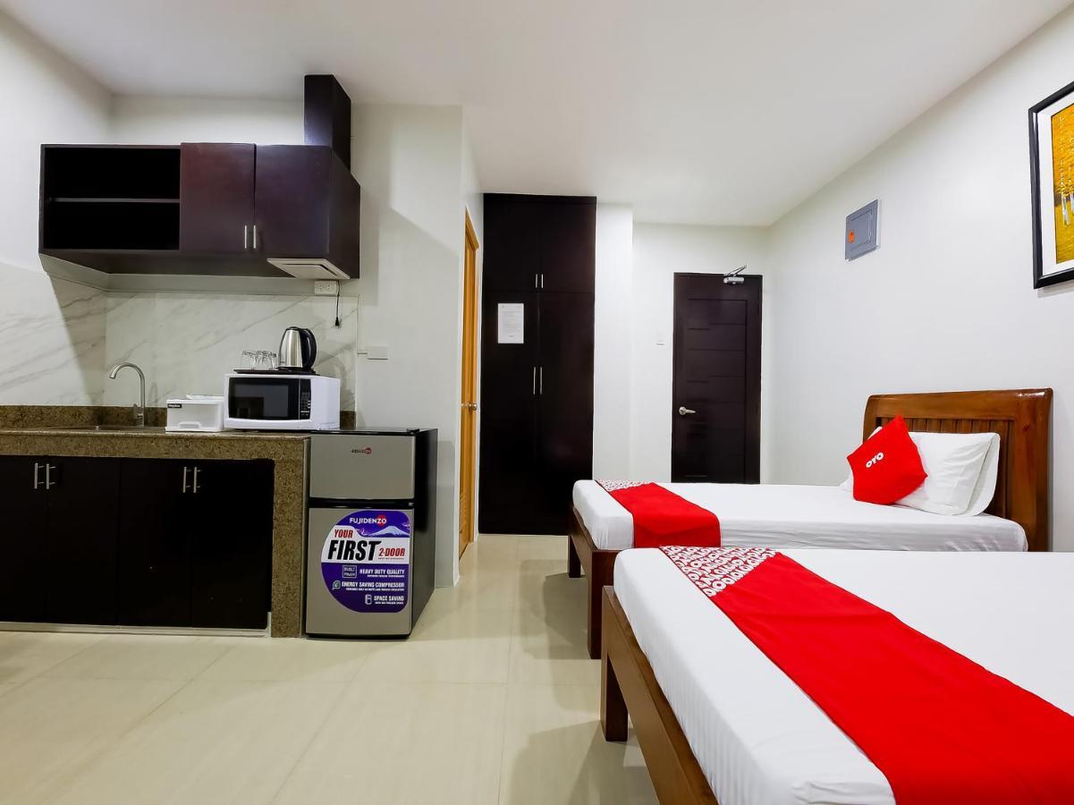 Oyo 848 Dona Aurora Condotel Quezon City Zewnętrze zdjęcie