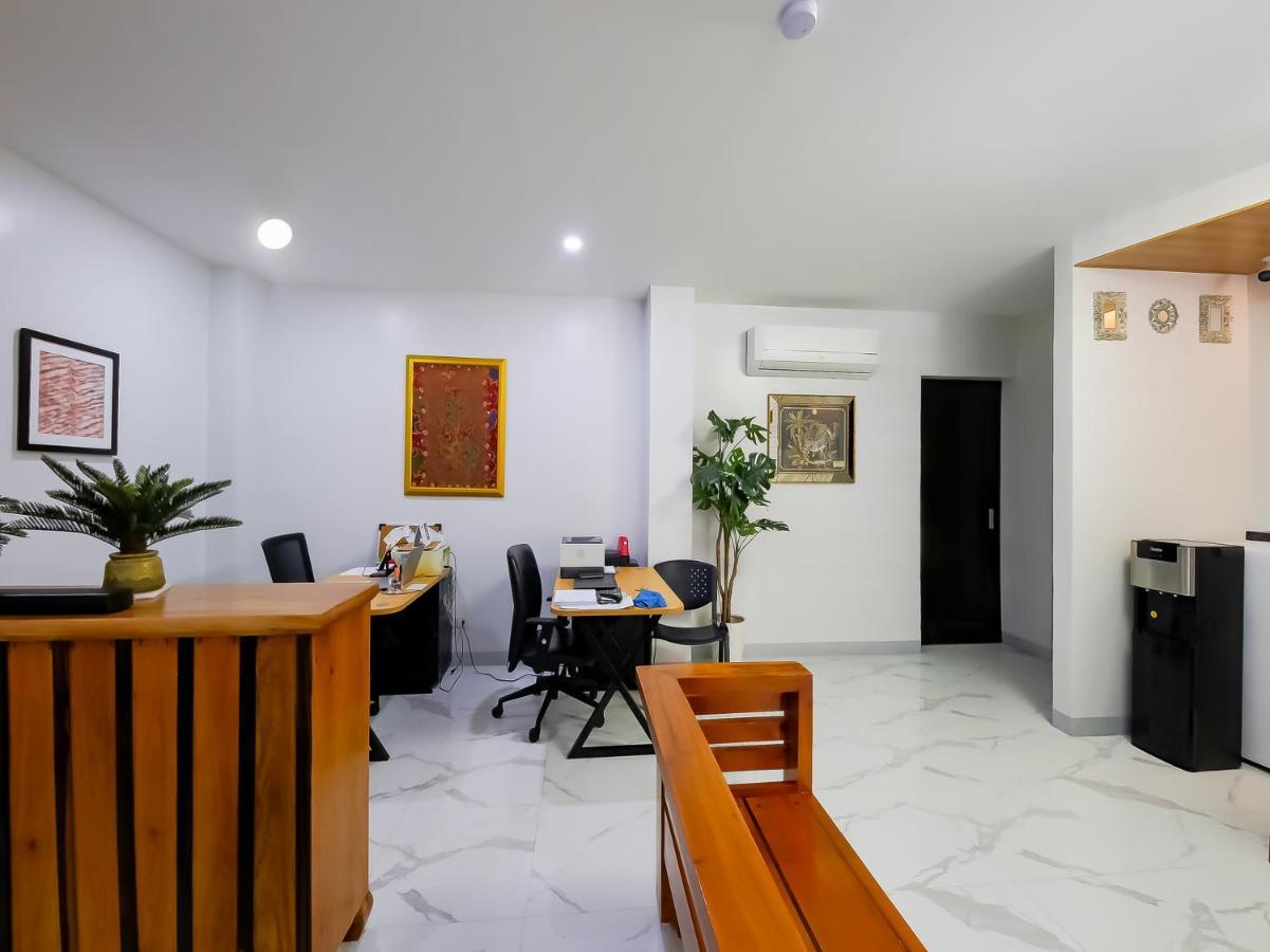 Oyo 848 Dona Aurora Condotel Quezon City Zewnętrze zdjęcie